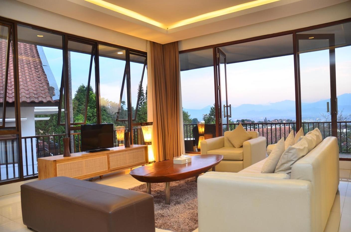 Oyama City View Villa 4 Bedrooms With A Private Swimming Pool باندونج المظهر الخارجي الصورة