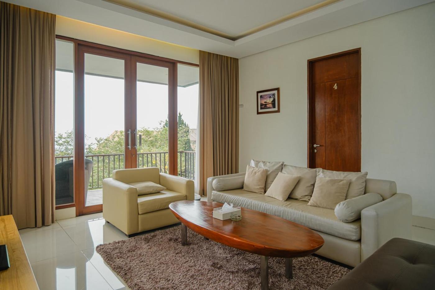 Oyama City View Villa 4 Bedrooms With A Private Swimming Pool باندونج المظهر الخارجي الصورة